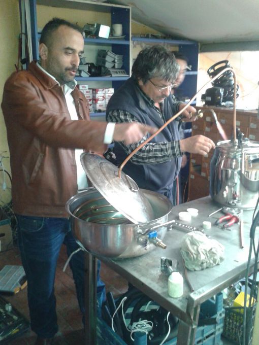  20 yıl önceki halim evdeki kazanlar tencere ile distilasyon aparat yapımı 